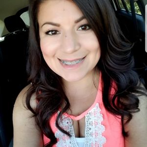 Meet your Posher, Selena